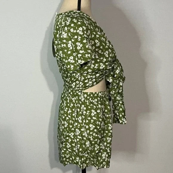 Princess Polly Ragnar Tie Front Romper Green Floral Women's Size 4 - Picture 4 of 13